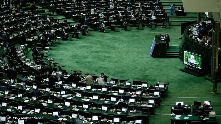 مجلس هر گونه فعالیت در حوزه پهپاد غیرنظامی برای اتباع خارجی را ممنوع اعلام کرد