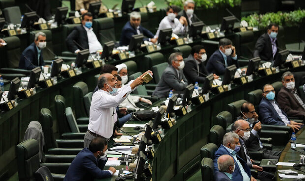 نامه اعتراضی مجلس به رهبر انقلاب درمورد موضع مجمع تشخیص درباره طرح شفافیت 