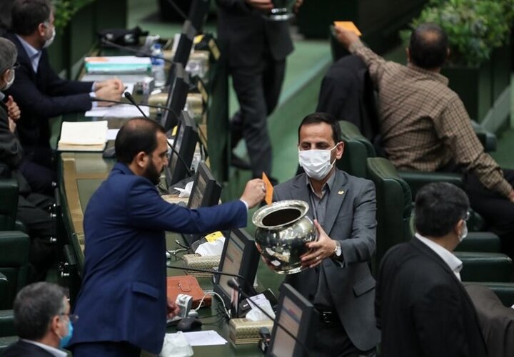 نمایندگان در اتاق شیشه‌ای!