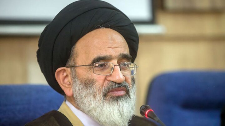 مجلس موظف است تذکرات و رهنمودهای رهبری را فصل‌بندی کرده و پارلمان را با آن ساماندهی کند