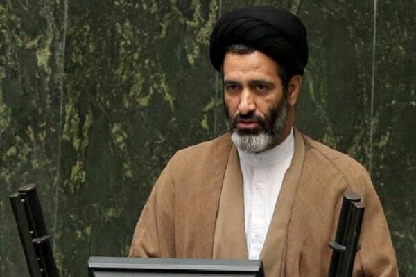 هیئت رئیسه مجلس به موضوع خودروهای واگذاری شده رسیدگی کند