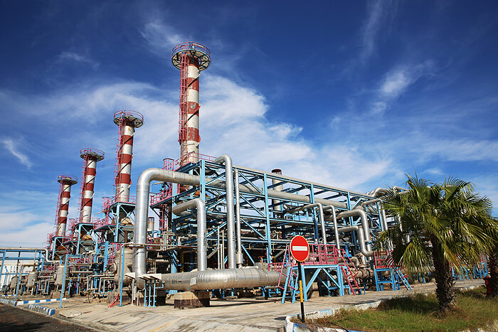 بررسی رویکردهای مختلف به توسعه صنعت پتروپالایشگاهی در کشور