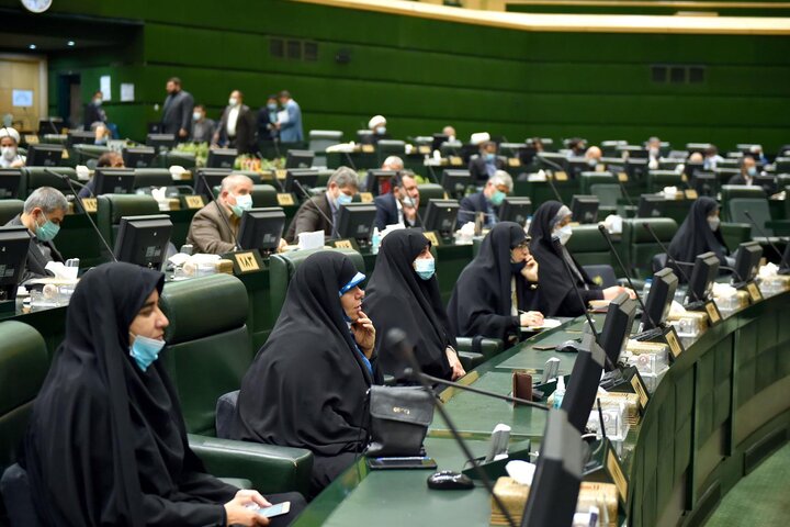 موضوع مصادیق معافیت مالیات بر عایدی سرمایه به کمیسیون اقتصادی ارجاع شد