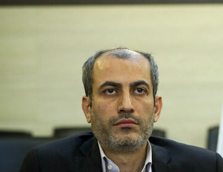 خروج فولاد و سیمان از بورس باعث فساد و افزایش قیمت می‌شود