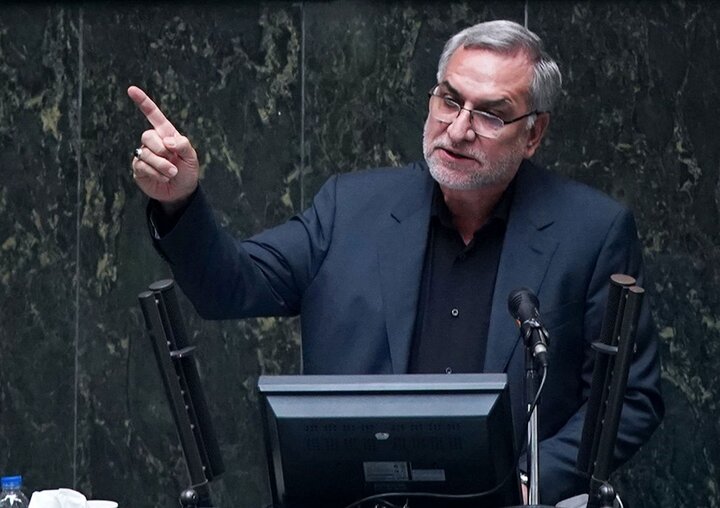 عدم توانمندی وزارت بهداشت در مدیریت کمبود داروها/ بارها به عین‌اللهی تذکر داده‌ایم