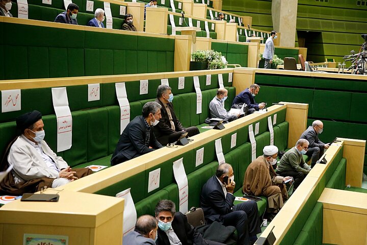 دغدغه مجلس برای بازنشستگان/ ورود مجلس به قوانین حوزه احزاب سیاسی