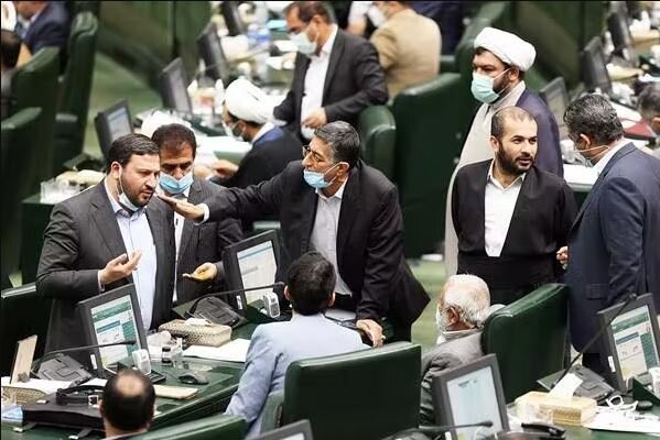 مخالفان وزیر پیشنهادی کار/ زاهدی وفا در نظرات خود اقتصاد امپریالیستی را مطرح می کند