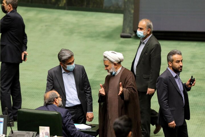 نشست علنی 18 اردیبهشت