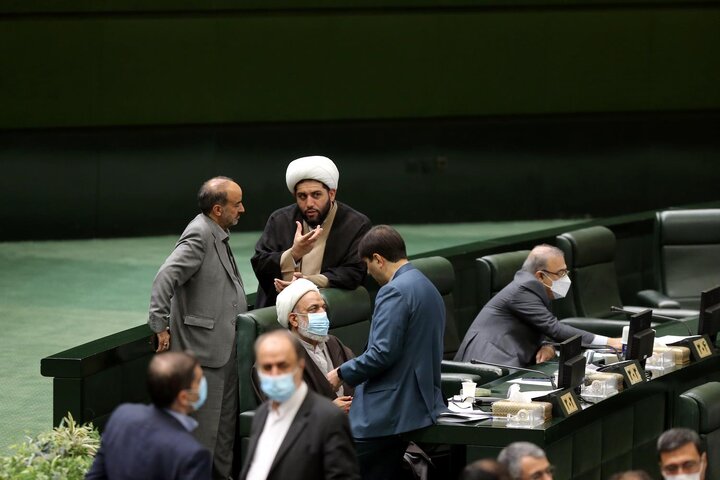 نشست علنی 18 اردیبهشت