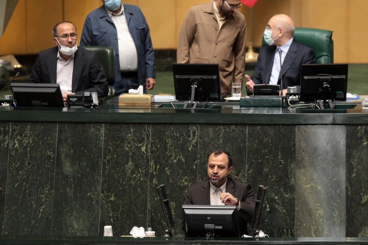 نشست علنی 18 اردیبهشت