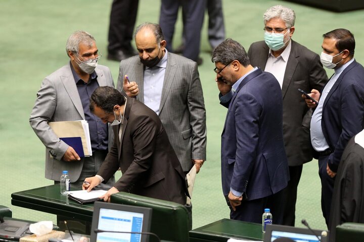 نشست علنی 18 اردیبهشت