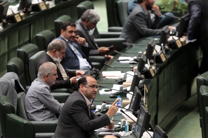 نشست علنی 18 اردیبهشت