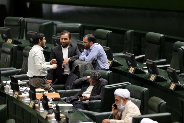 نشست علنی 18 اردیبهشت