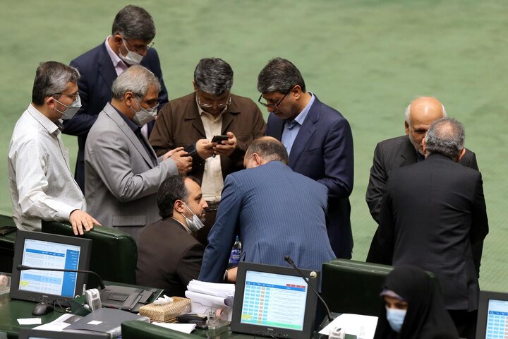 نشست علنی 18 اردیبهشت