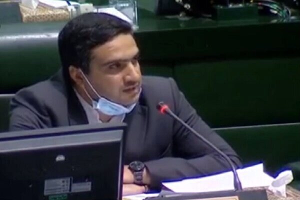 مردم نباید از خلأ نبود وزرای کشاورزی و صمت متضرر شوند