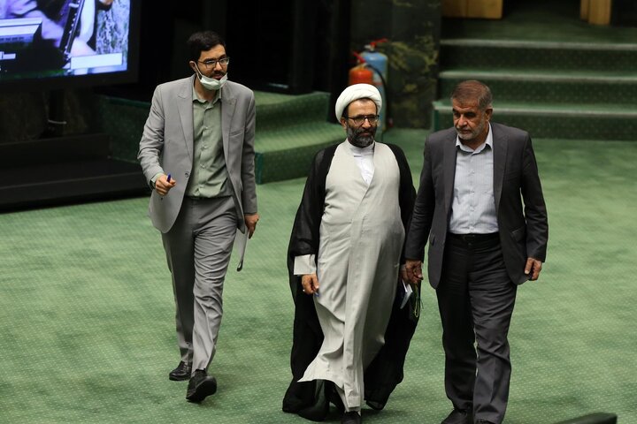 نشست علنی 1 خرداد