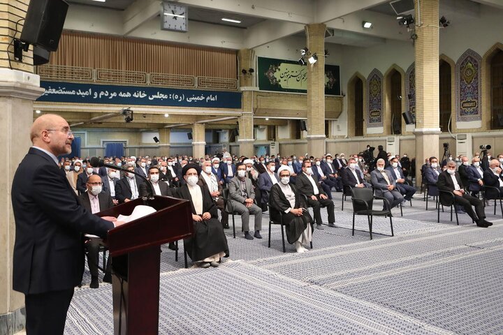 تصویب بازتوزیع یارانه ارز ترجیحی به صورت کالابرگ برای کالاهای ضروری از سوی مجلس