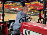 رئیس کمیسیون صنایع مجلس از تراکتورسازی تبریز بازدید کرد