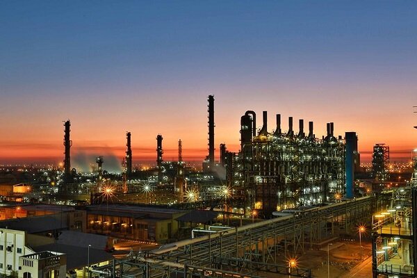 ۵ درصد از سهام کل هلدینگ باختر معادل  ۱۰ هزار میلیارد غیرقانونی تصاحب شده است