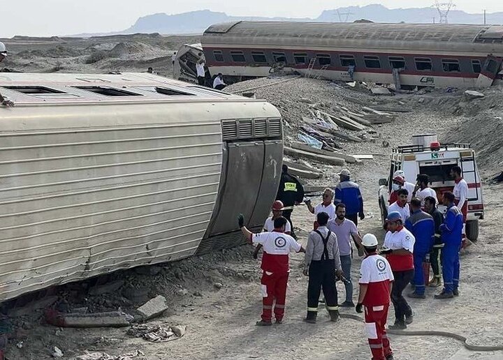 علل بروز حادثه قطار مشهد-یزد و برخورد با خاطیان را به طور جدی دنبال خواهیم کرد  