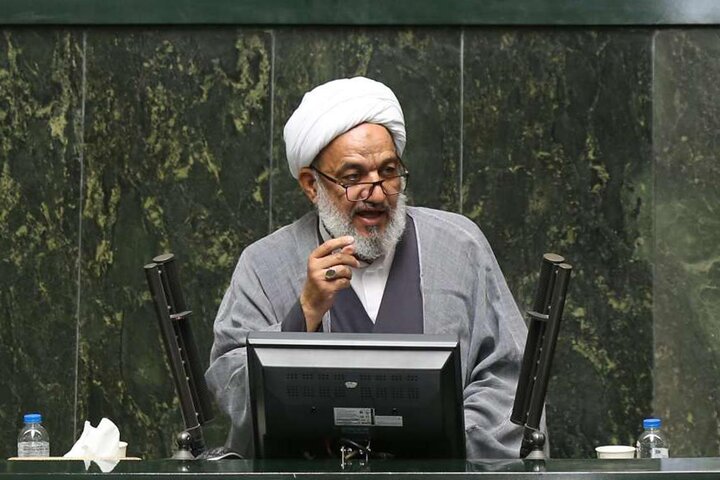 محمدجواد محبت ادیبی فرهیخته و شاعری با قریحه بود