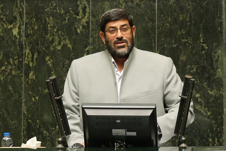 محور اصلی اقدامات مجلس و دولت باید حل مشکلات معیشتی مردم باشد