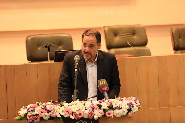 هیچ فردی در کشور به دنبال تحقق برنامه توسعه نیست