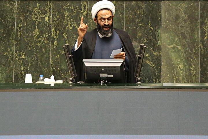 مرگ کودکان غزه در مقابل چشم حکام کشورهای اسلامی / اهالی غزه در حال سوختن هستند