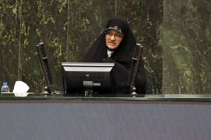 برخی از شروط حذف ارز ترجیحی عملیاتی نشد/ آشفتگی بازار و عدم کنترل قیمت کالا و خدمات، مردم را با مشکل مواجه کرده است