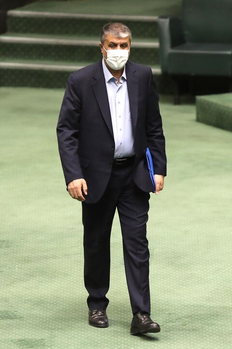 باقری کنی و امیرعبداالهیان در مجلس