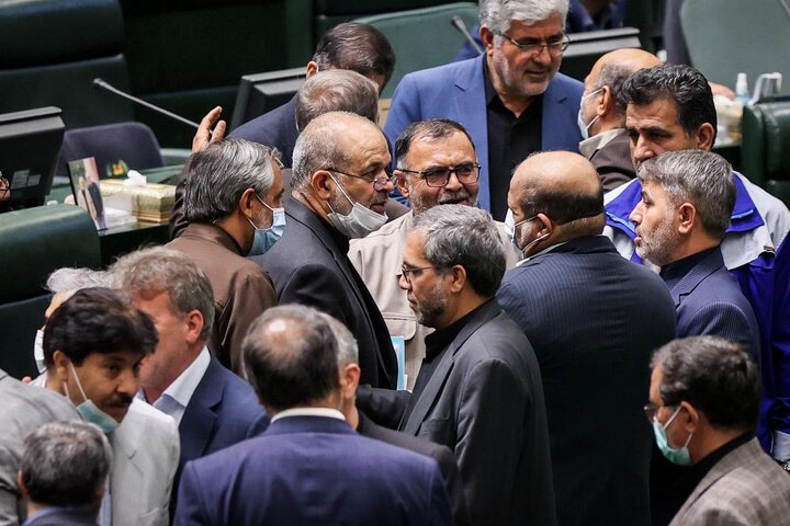 صحن علنی 25 مرداد