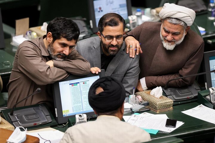 صحن علنی 25 مرداد