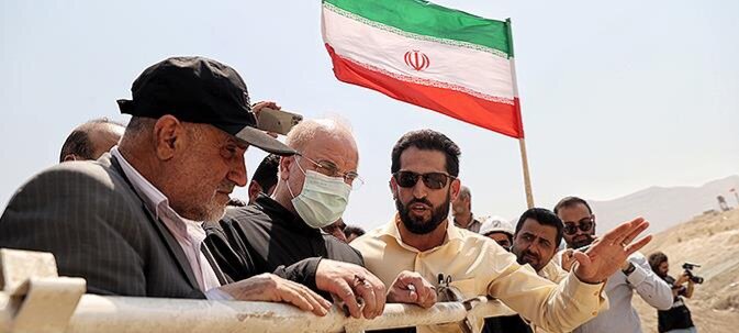 قالیباف به همراه مجمع نمایندگان استان از سد دالکی این منطقه بازدید کرد