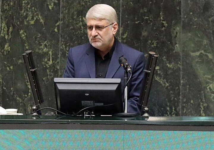 وزارت علوم گامی برای آموزش به فارغ التحصیلان برای جذب در بازار برنمی دارد