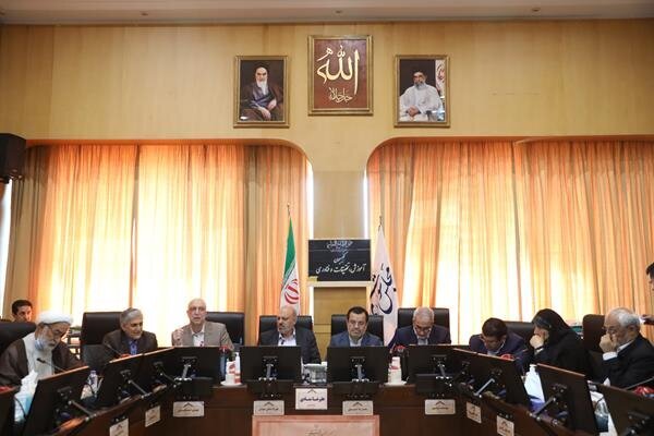 هر چه سریع تر دانشجویان و دانش آموزان آزاد شوند تا بر سر کلاس های درسشان بازگردند