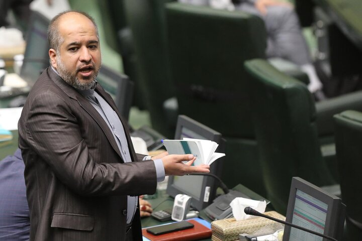 گزارش کمیسیون اصل ۹۰ در مورد ارزیابی اثر فعالیت پتروشیمی های متانولی بر منابع بخش عمومی