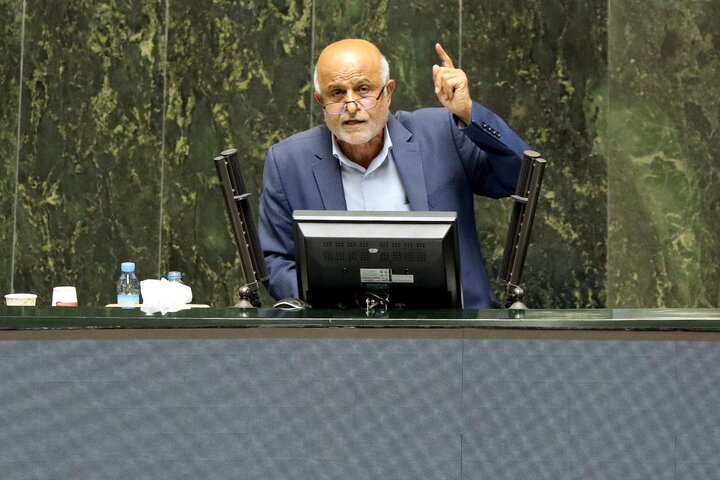 سیاست ارزی پایدار و غیر رانتی از سوی بانک مرکزی طراحی شود