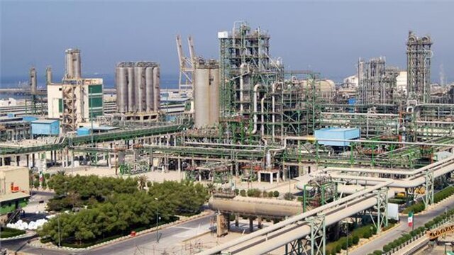 مصوبه بهارستان برای عبور از خام فروشی/ صادرات مواد معدنی، فلزی، نفتی، گازی و پتروشیمی مشمول مالیات و عوارض شد