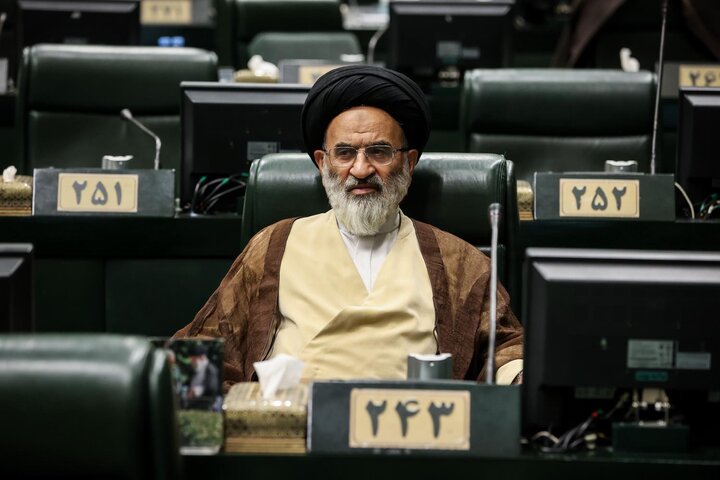 دولت یک معاونت یا مشاور مخصوص برای نظارت و پیگیری برنامه هفتم بگذارد