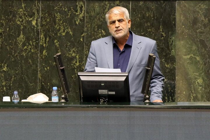 مسئولان امنیتی با عوامل تروریستی و حامیان آنها جدی و محکم برخورد کنند