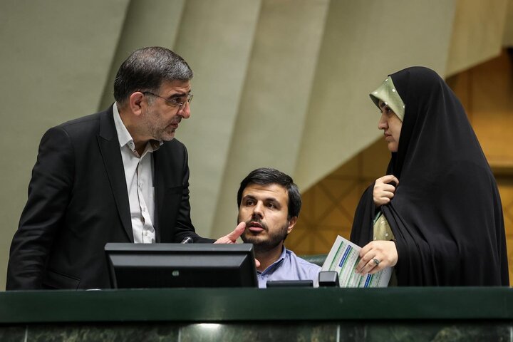 استیضاح وزیرصمت