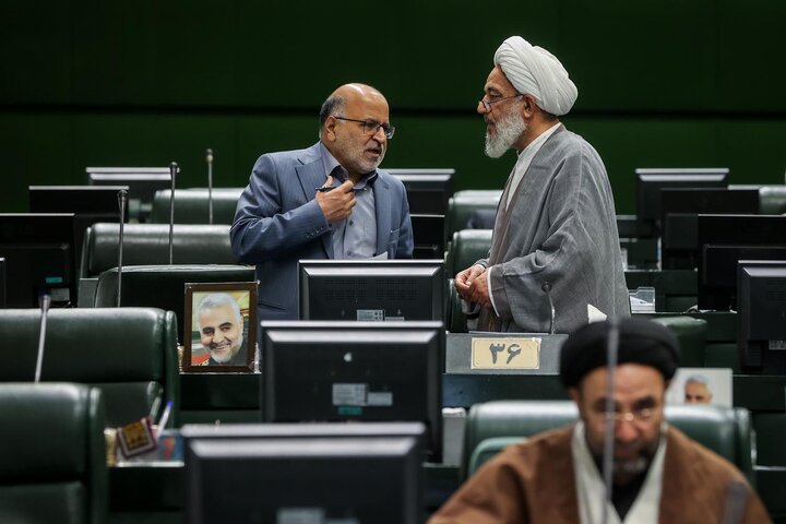 استیضاح وزیرصمت