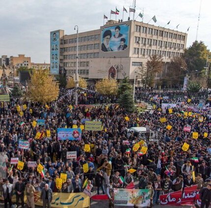 فتنه گران داخلی بدانند اگر به امنیت داخلی کشور خدشه ای وارد شود آرامشتان را برهم خواهیم زد