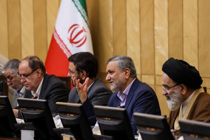 مشکلات حوزه اشتغال و یارانه با حضور وزیر کار و رفاه اجتماعی بررسی شد