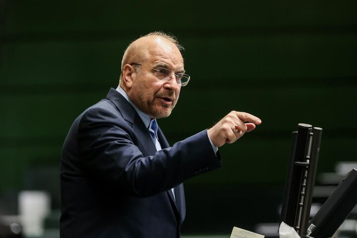 دیدار قالیباف با خانواده شهدای حادثه تروریستی حرم شاهچراغ