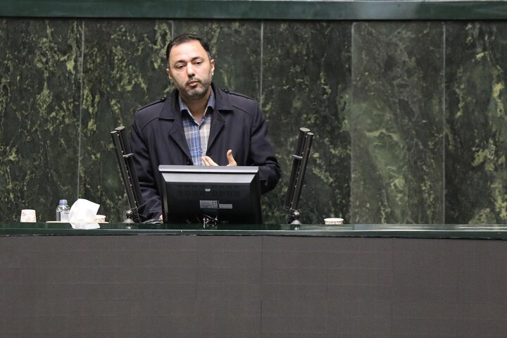 ساماندهی بانک های خصوصی و ساماندهی موضوع ارز در برنامه هفتم کمرنگ است