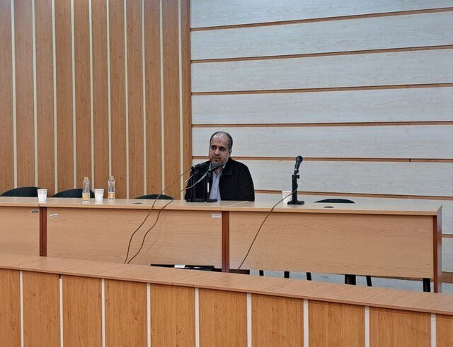  سال ۳۲ رسانه‌های رسمی فهمی از خواست دانشگاه نداشتند