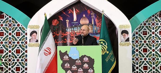  دشمن از طریق رسانه در یک جنگ شناختی با ما روبرو شده است