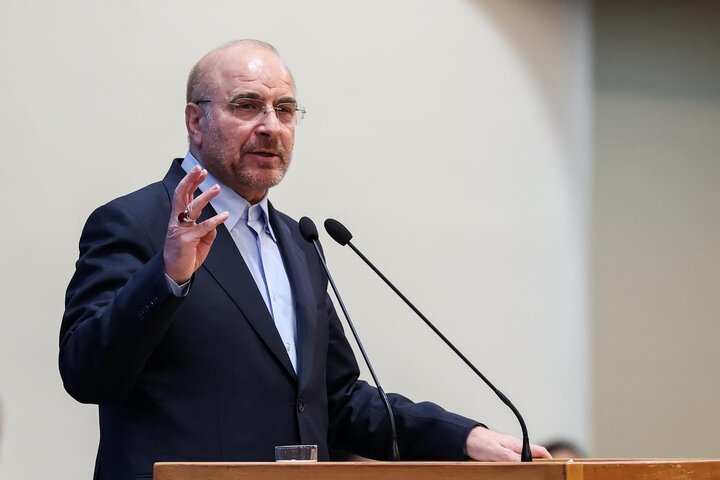 انقلاب اسلامی جلوه کلمه توحید و حاصل اراده امام بود