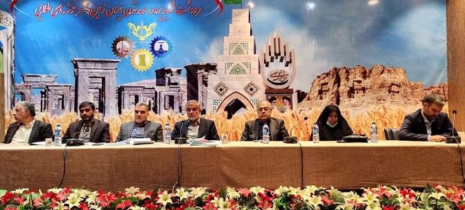 شوراها پارلمان های محلی بوده و باید بتوانند فارغ از دولت ها تصمیم گیری کند